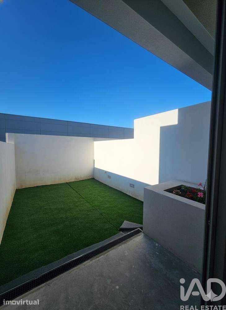 Apartamento T3 em Oliveira do Douro de 120,00 m2 - Grande imagem: 4/27