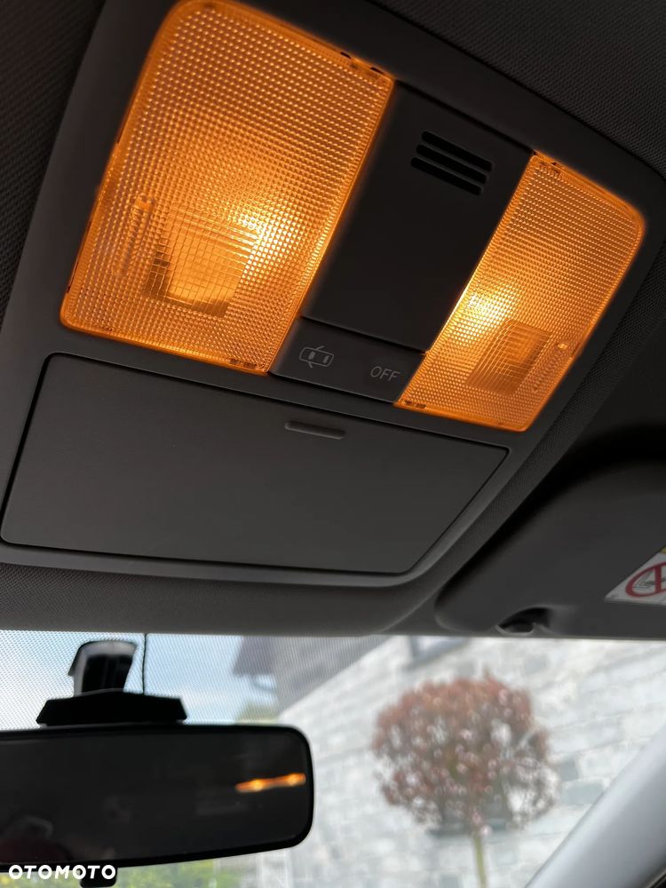 Toyota Avensis 2.0 D-4D Active - 15