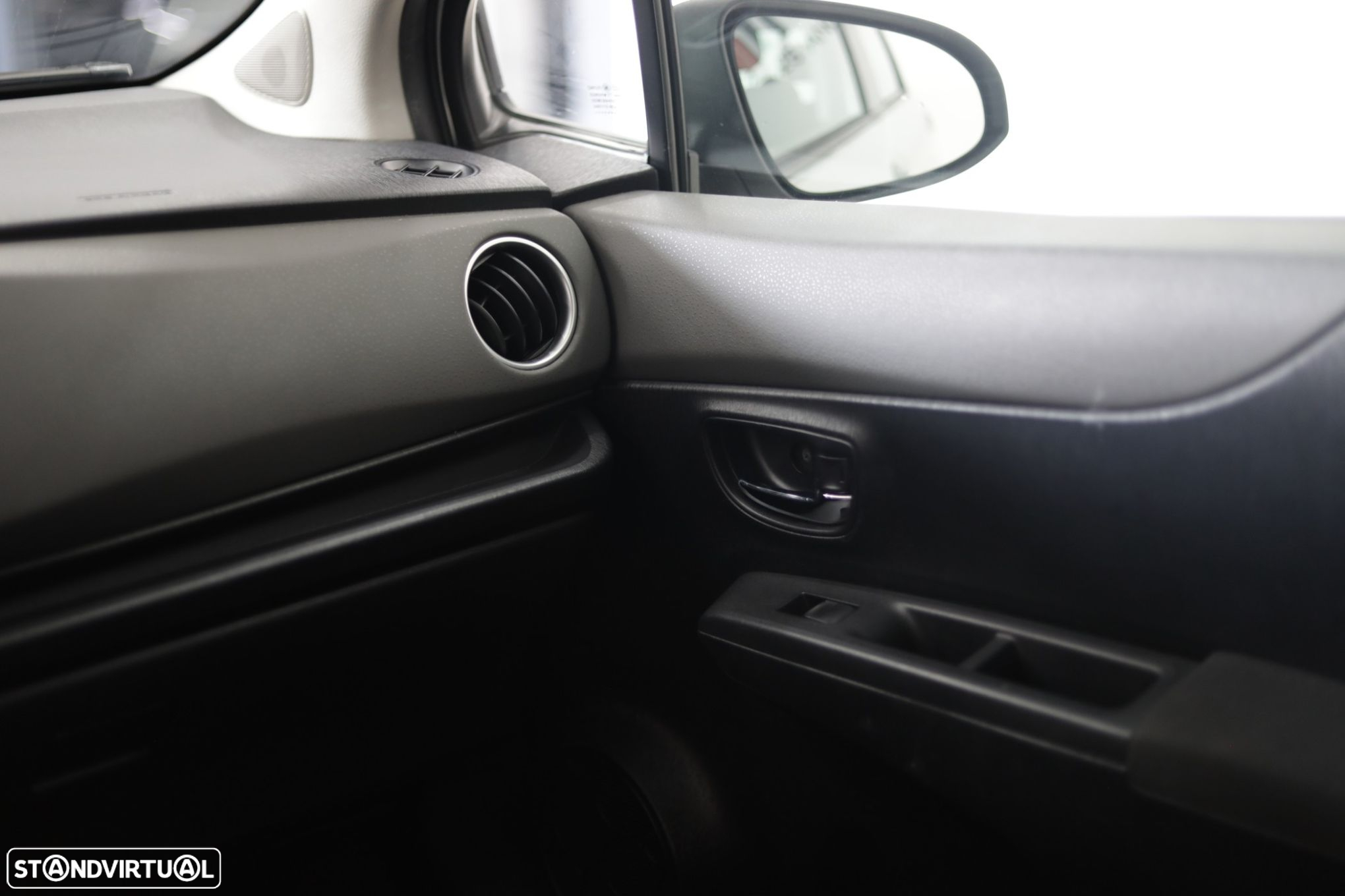 Toyota Yaris 1.0 VVT-i ACtive+AC - 22
