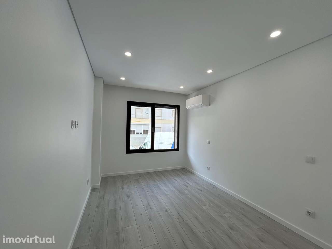 Apartamento T2 Novo com Varanda e Elevador - Grande imagem: 5/16