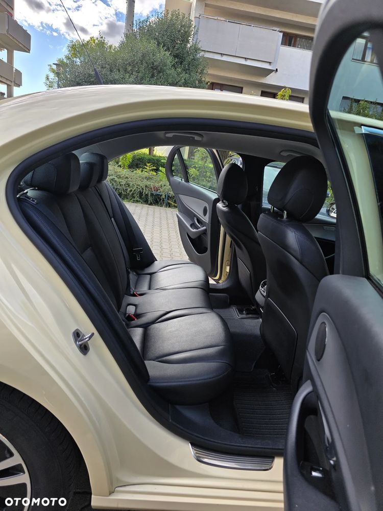 Mercedes-Benz Klasa E 220 d 4Matic 9G-TRONIC Avantgarde - 21