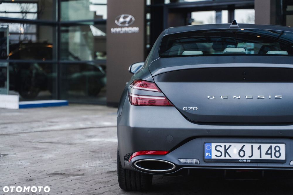 Genesis G70 - 33