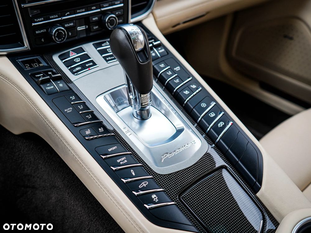 Porsche Panamera - 19