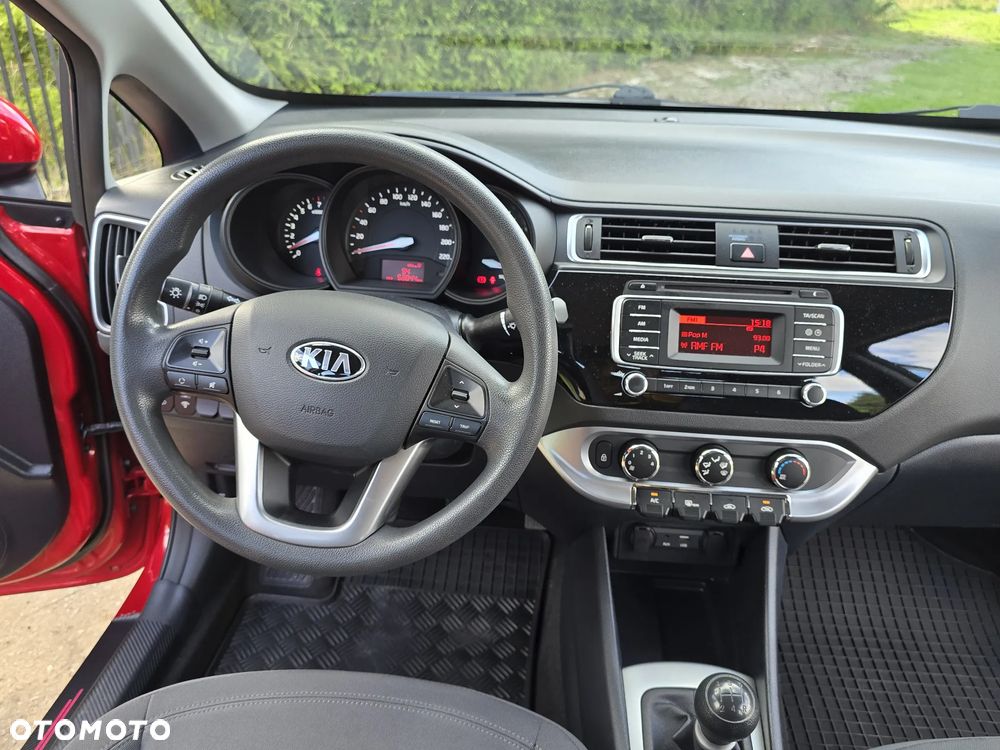Kia Rio 1.2 L - 10