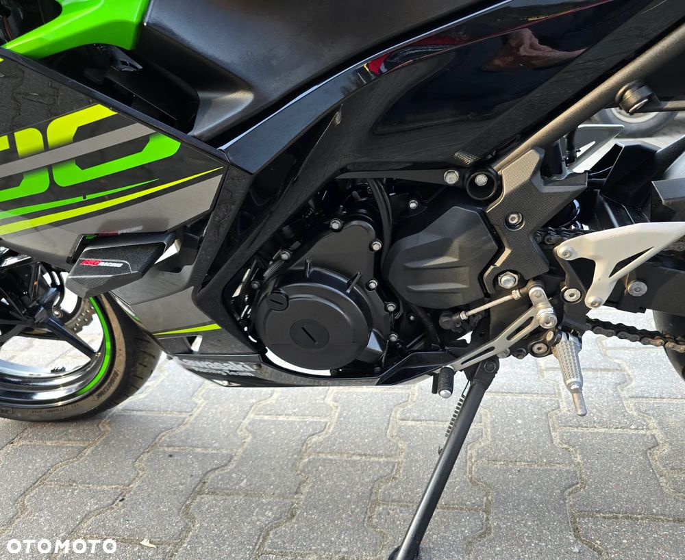 Kawasaki Ninja 400 - 15