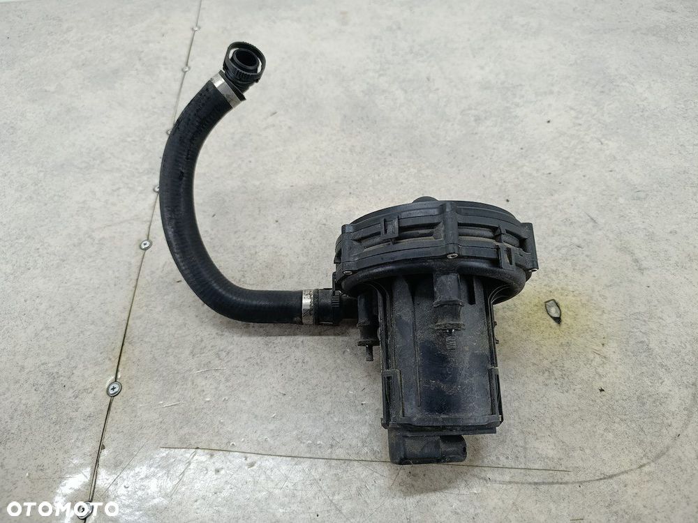 POMPA POWIETRZA WTÓRNEGO BMW 3 E46 72216676 72185275 PIERBURG 1.9 8V 318i - 6
