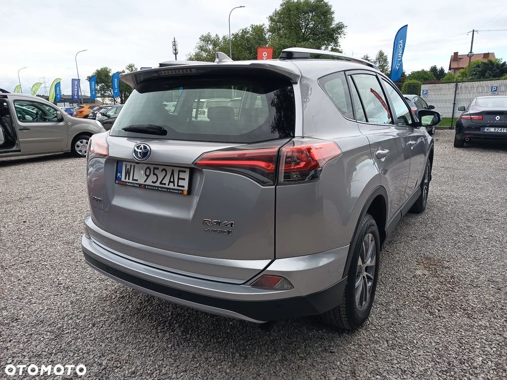 Toyota RAV4 Hybrid Premium 4x2 - 16