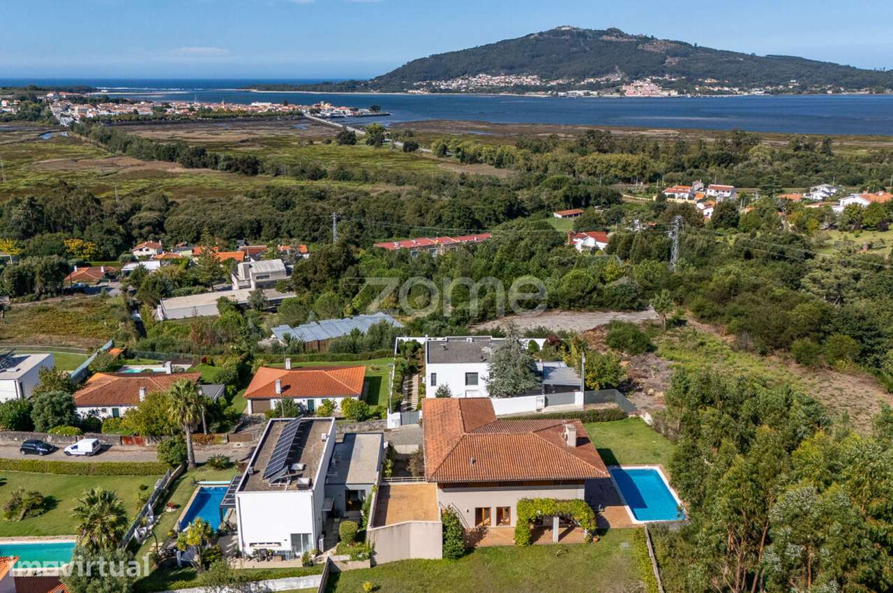 MORADIA T4 COM VISTAS RIO, PISCINA E 3 SUÍTES | SEIXAS – CAMINHA - Grande imagem: 3/55