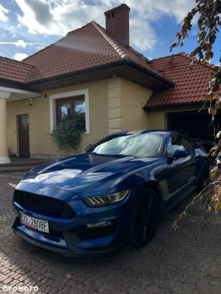 Ford Mustang - 1