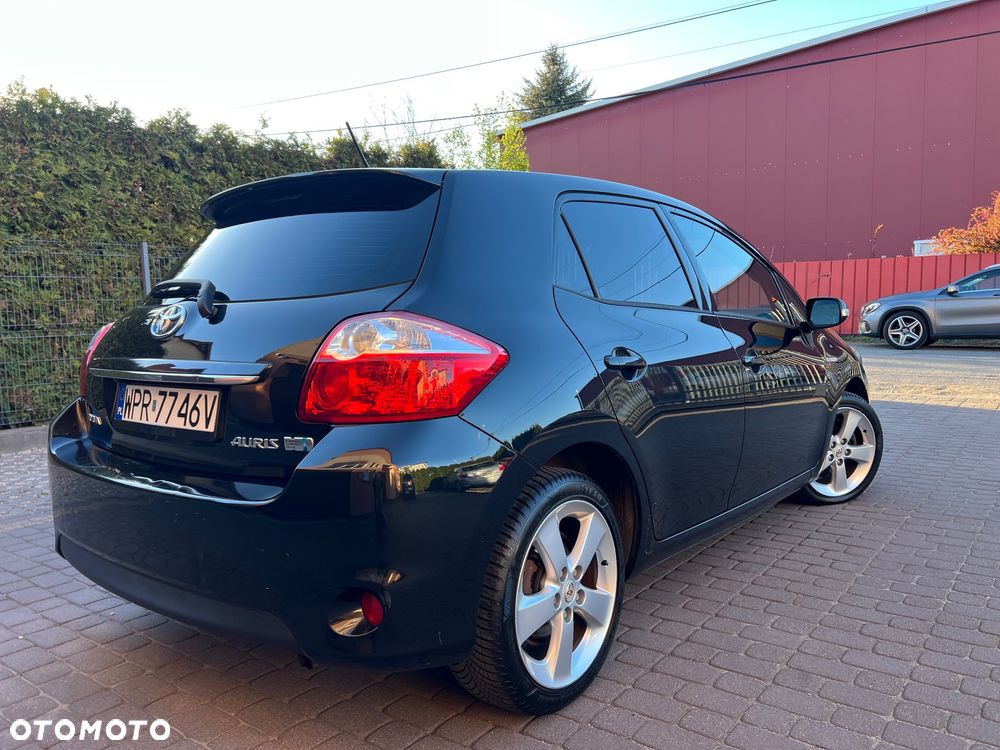 Toyota Auris - 11