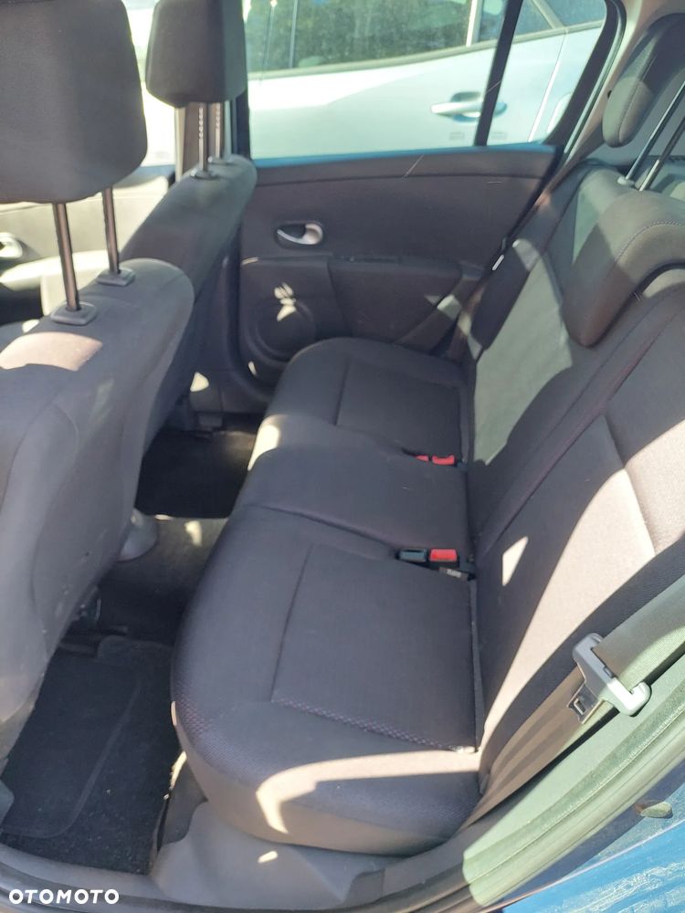 Renault Clio - 13