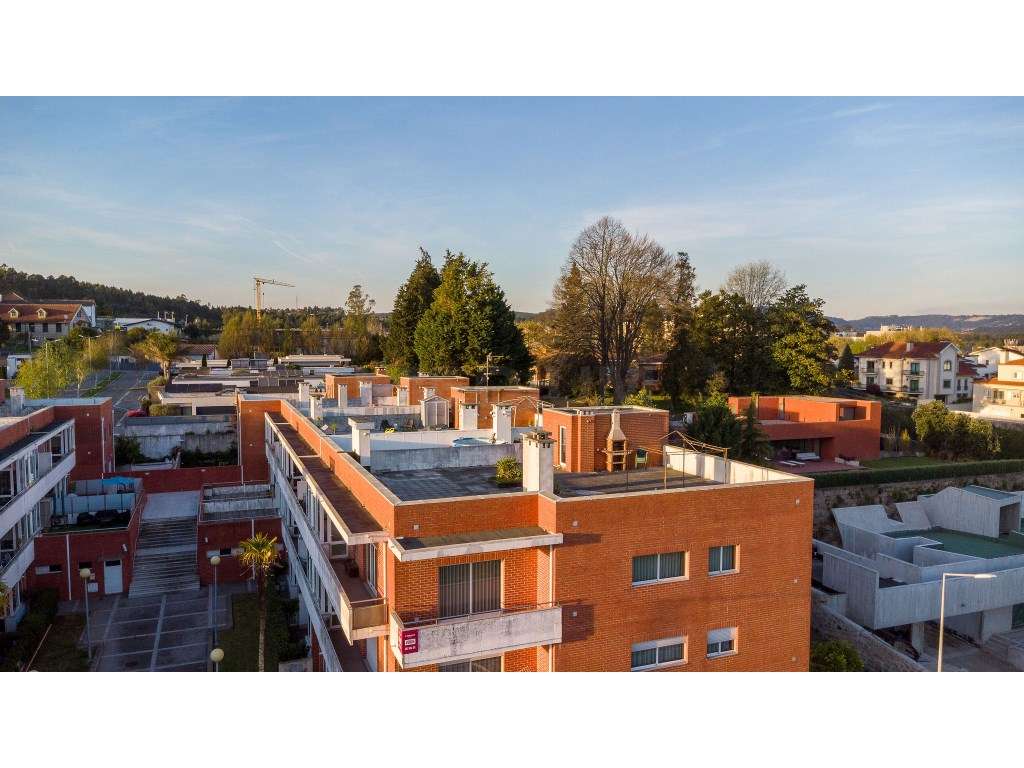Apartamento T4 perto da cidade - Grande imagem: 2/33