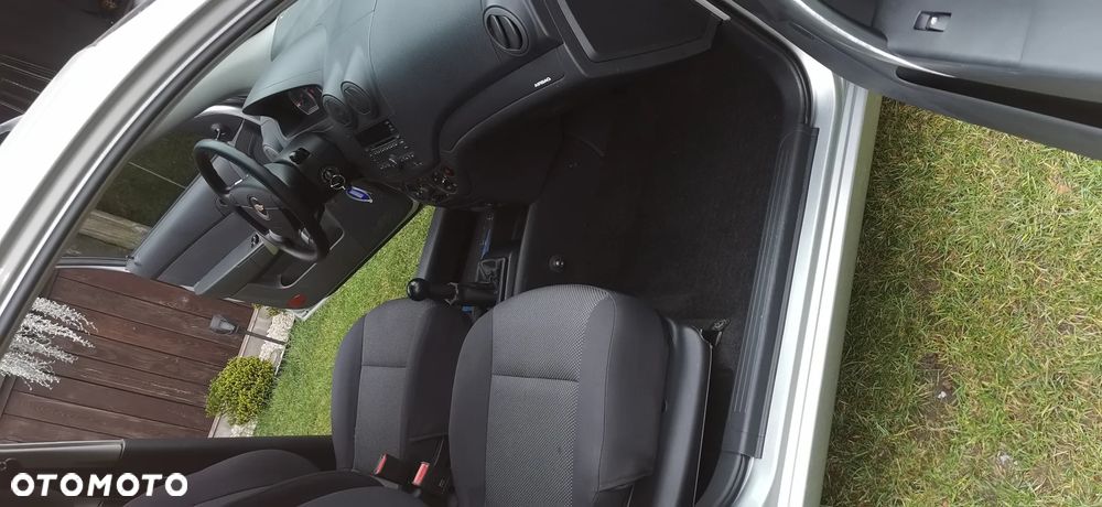 Chevrolet Aveo 1.2 16V Base - 14