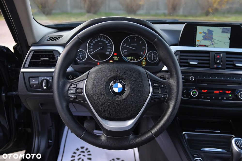 BMW Seria 3 318d - 36