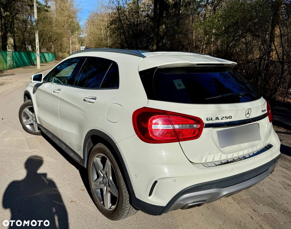 Mercedes-Benz GLA 250 4-Matic AMG Line - 6