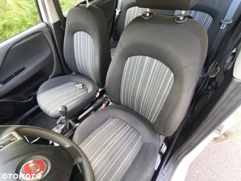 Fiat Punto Evo 1.4 8V Estiva Blue&Me - 12