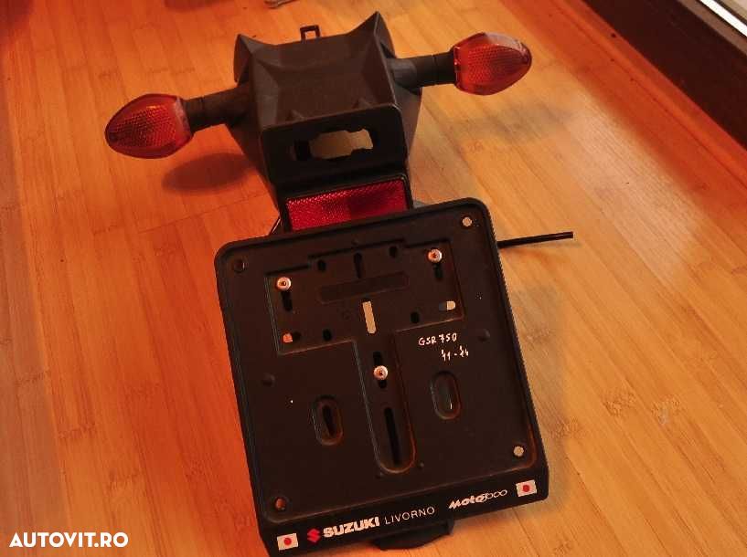 Scarite toba Suzuki GSR750 - 6