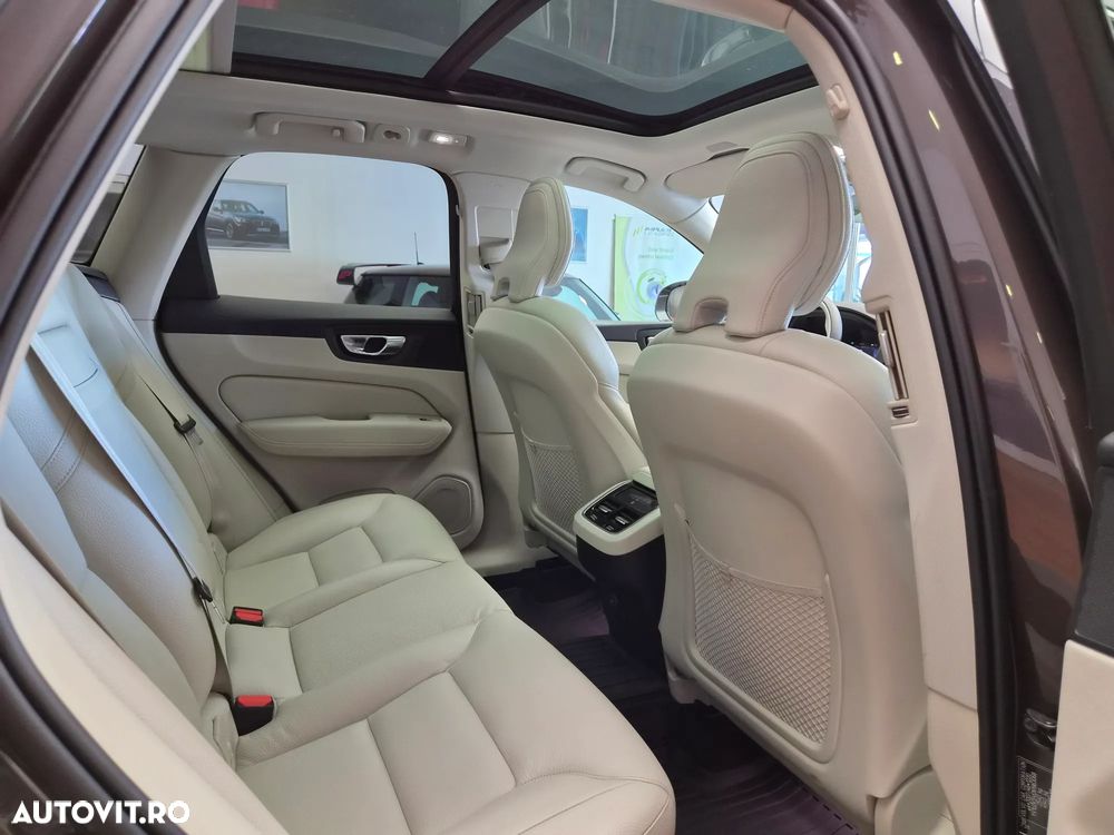 Volvo XC 60 B4 MHEV AT8 AWD Inscription - 13