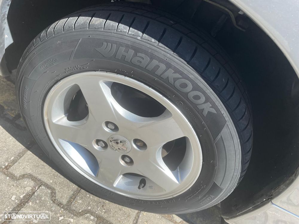Peugeot 206 1.1 Color Line - 27