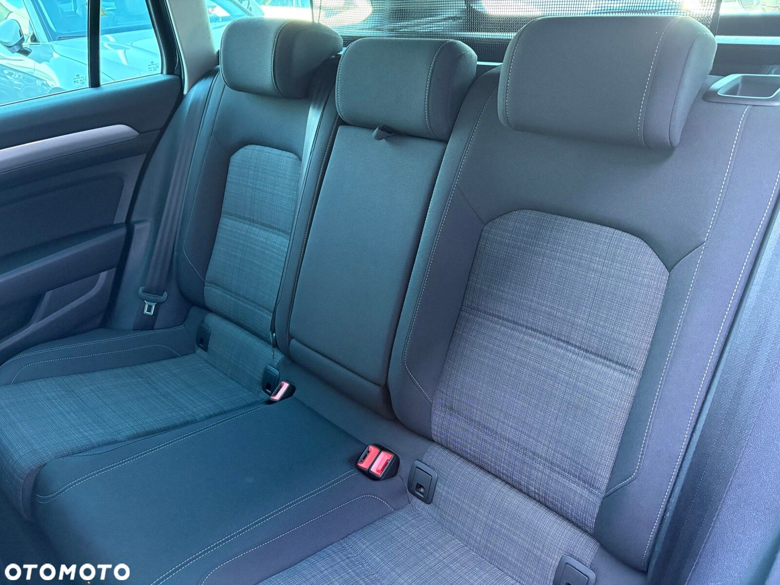 Volkswagen Passat 2.0 TDI Business DSG - 13
