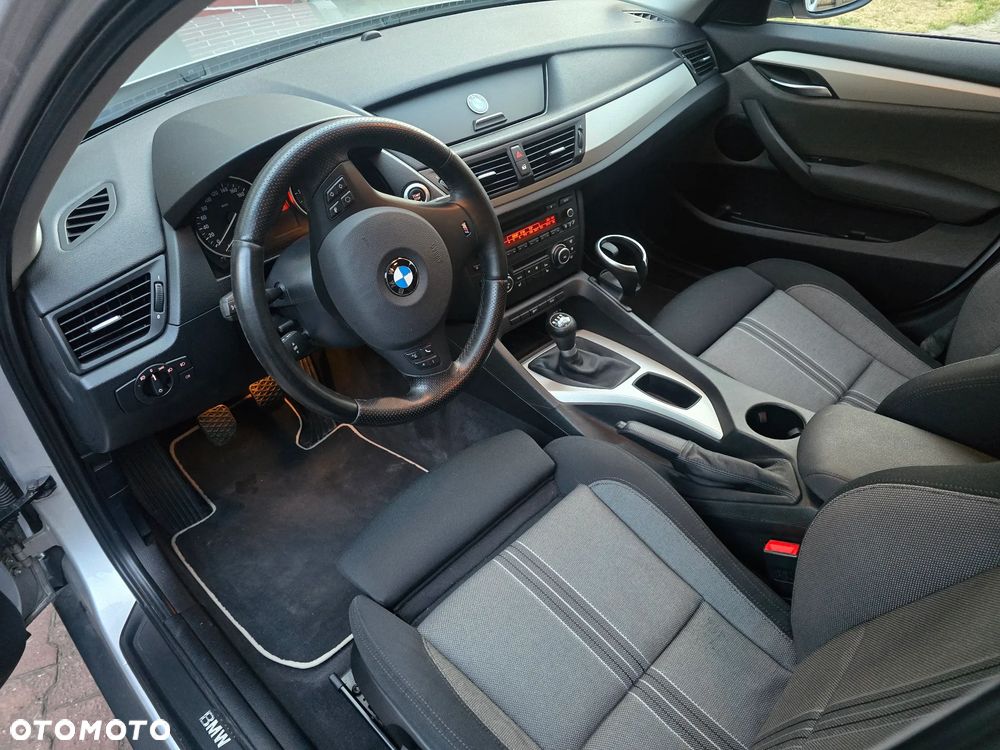 BMW X1 sDrive20i xLine - 40