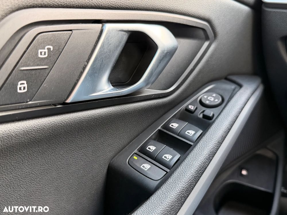 BMW Seria 3 330e Aut. Advantage - 28