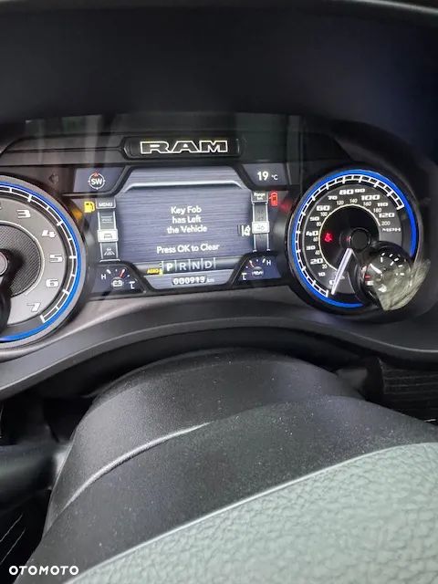 Dodge RAM 1500 5.7 4x4 - 17