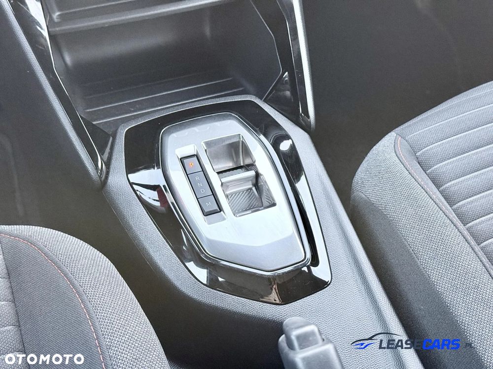 Peugeot 2008 PureTech 130 EAT8 Allure Pack - 17