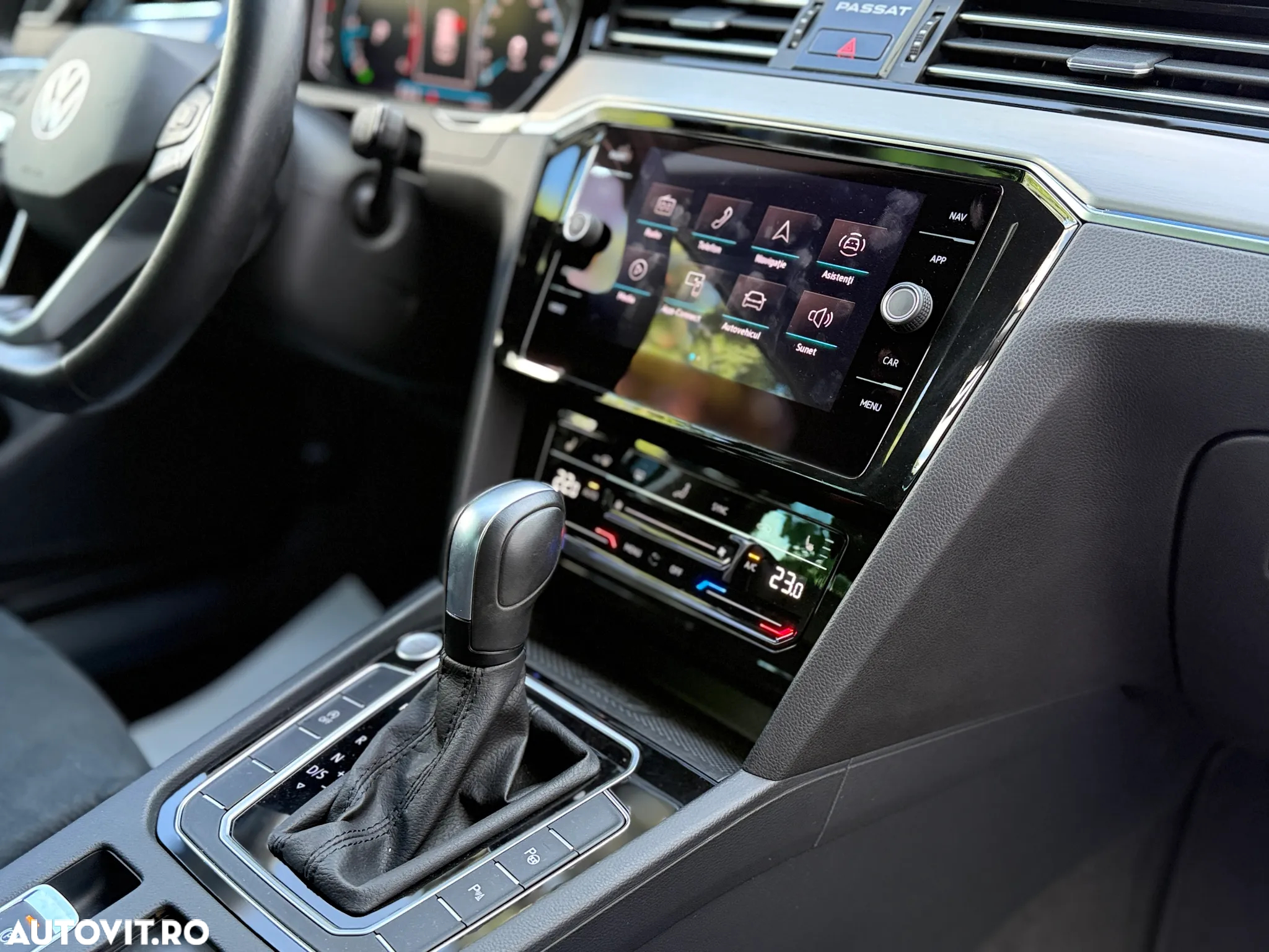 Volkswagen Passat Variant 2.0 TDI SCR DSG Highline - 16