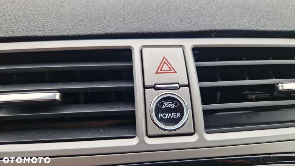 Ford Kuga 2.0 TDCi 2x4 Champions Edition - 19