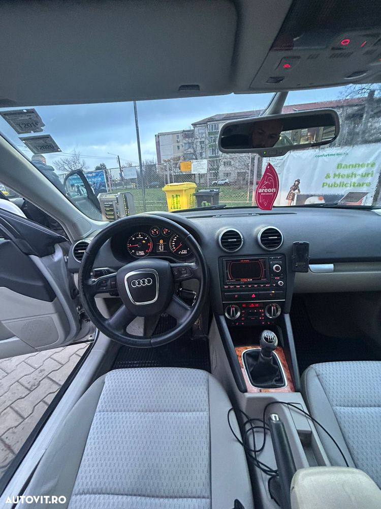 Audi A3 2.0 TDI Sportback DPF Ambiente - 3