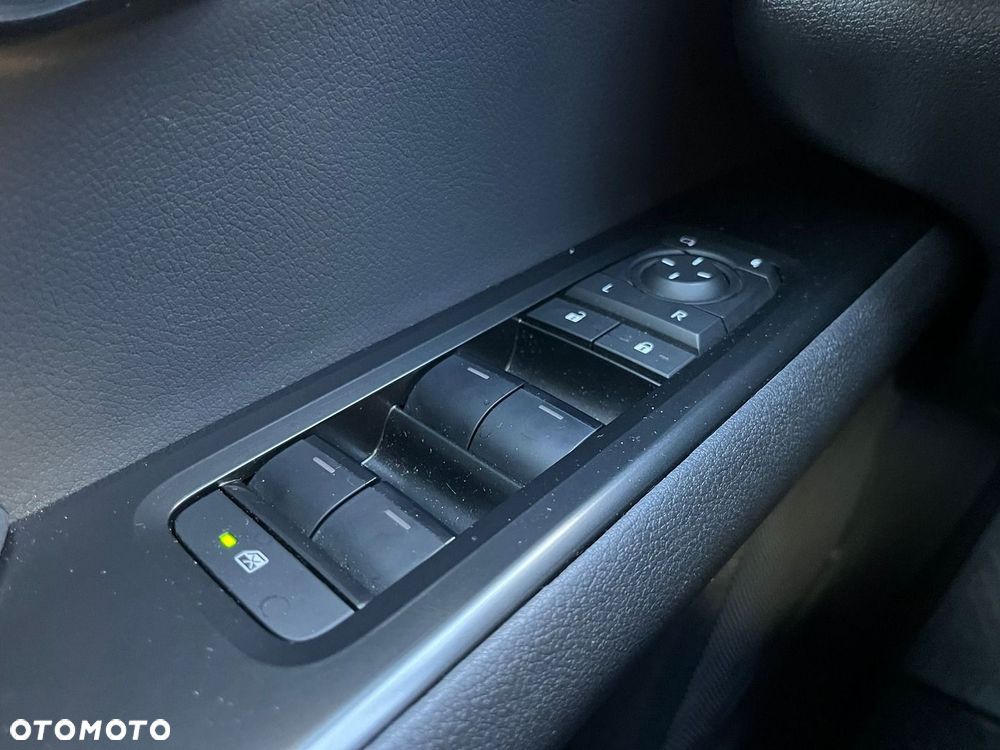 Lexus UX 300h F Sport Design - 33