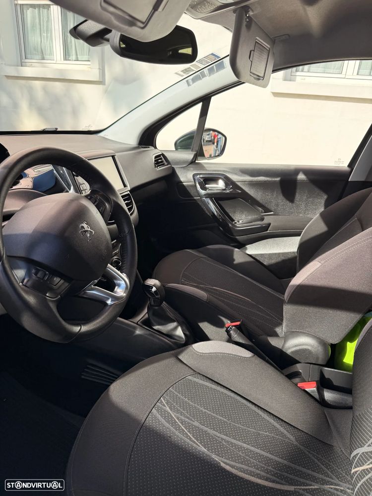Peugeot 208 1.4 HDi - 18