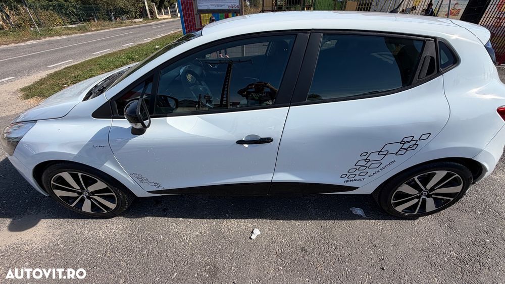 Renault Clio - 17