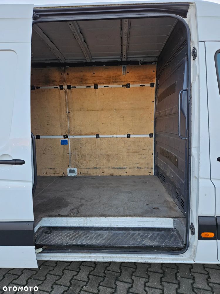 Mercedes-Benz Sprinter - 14