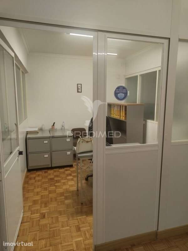 Venha conhecer  este magnifico escritório situado no Centro de Alma... - Grande imagem: 3/14