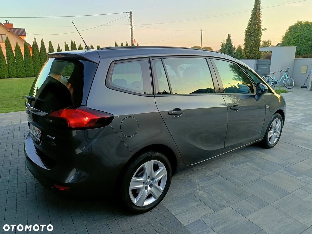 Opel Zafira - 11
