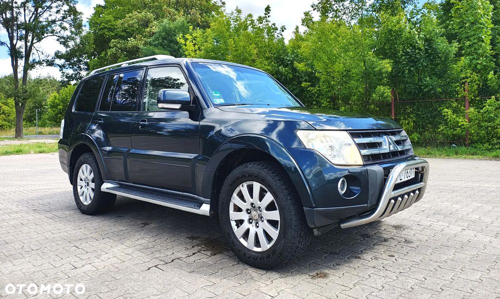 Mitsubishi Pajero - 2