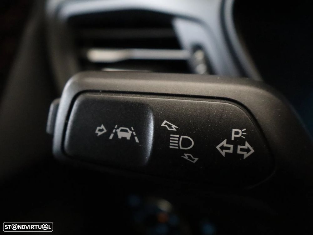 Ford Focus 1.0 EcoBoost MHEV ST-Line Aut. - 25