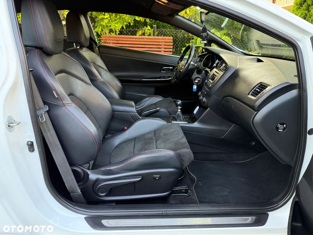 Kia Ceed 1.6 T-GDI GT - 27