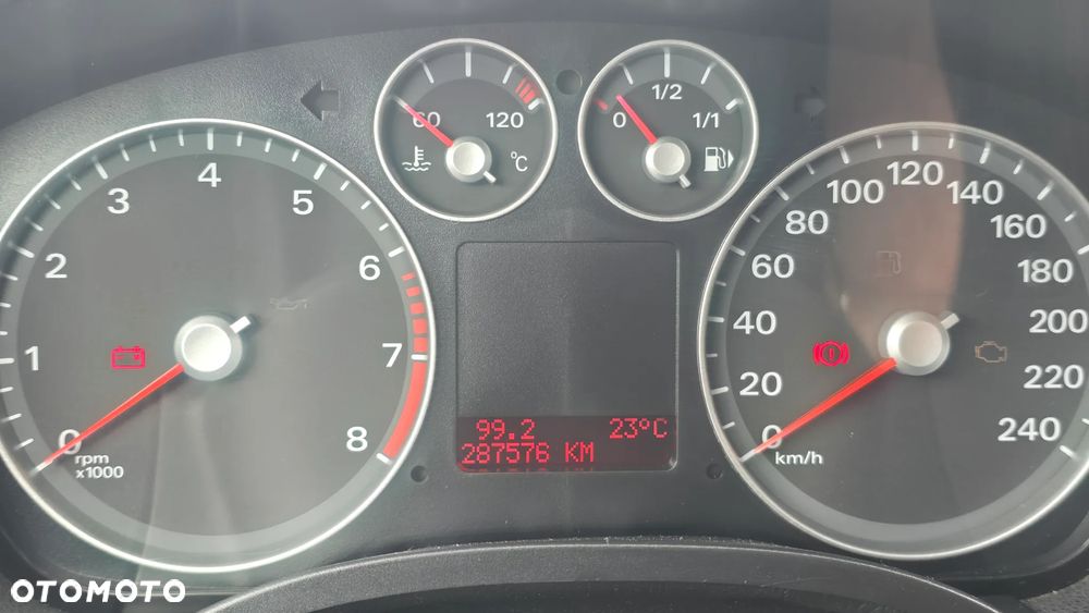 Ford Focus 1.6 16V Ambiente - 8