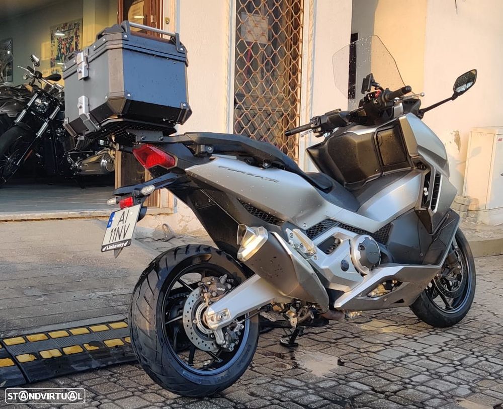 Honda Forza 750 - 8