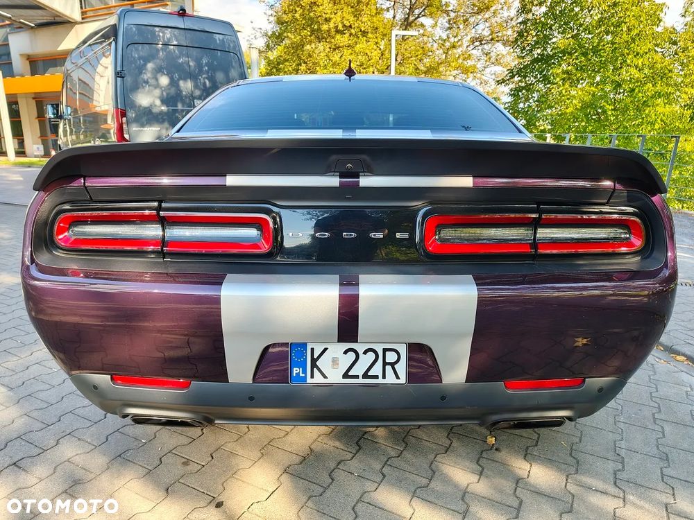 Dodge Challenger - 25