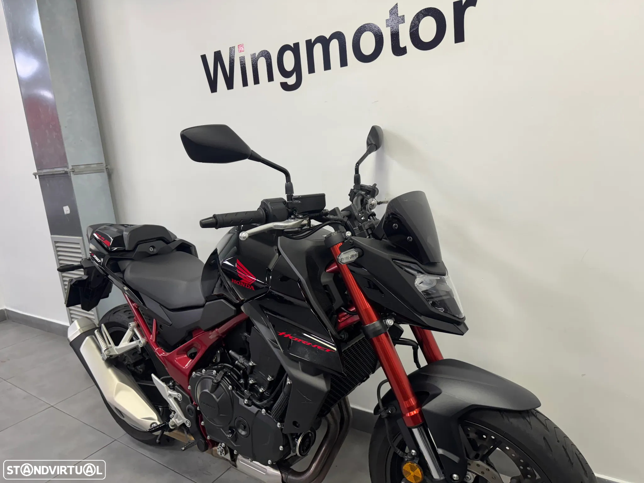 Honda CB 750 Hornet - 3