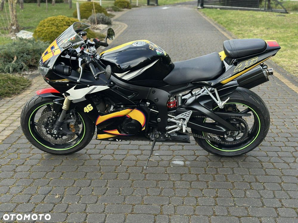 Yamaha R6 - 6