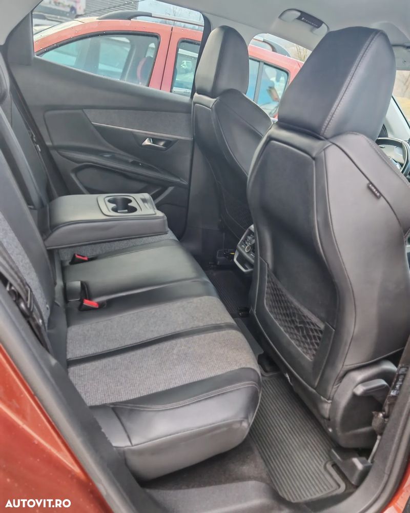Peugeot 3008 1.2 PureTech Turbo S&S Allure - 10