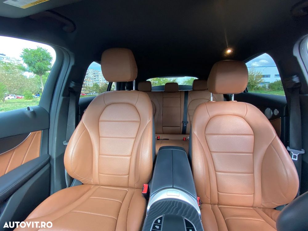 Mercedes-Benz GLC 300 e 4Matic 9G-TRONIC AMG Line - 13