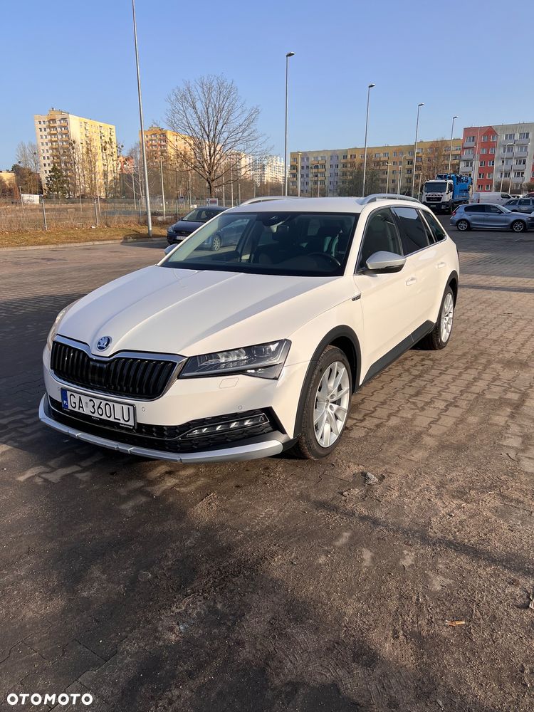Skoda Superb 2.0 TDI 4x4 DSG Scout - 1