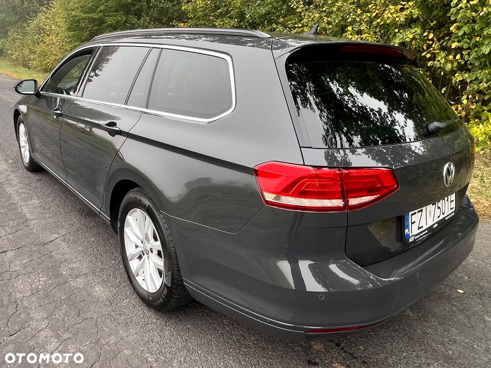 Volkswagen Passat - 4