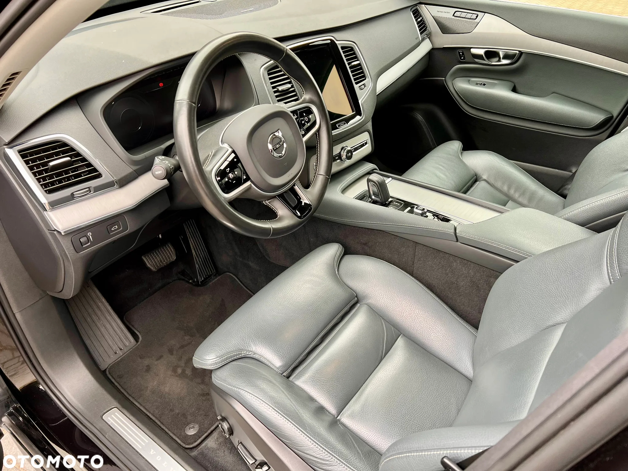 Volvo XC 90 B5 D AWD Geartronic Momentum - 24